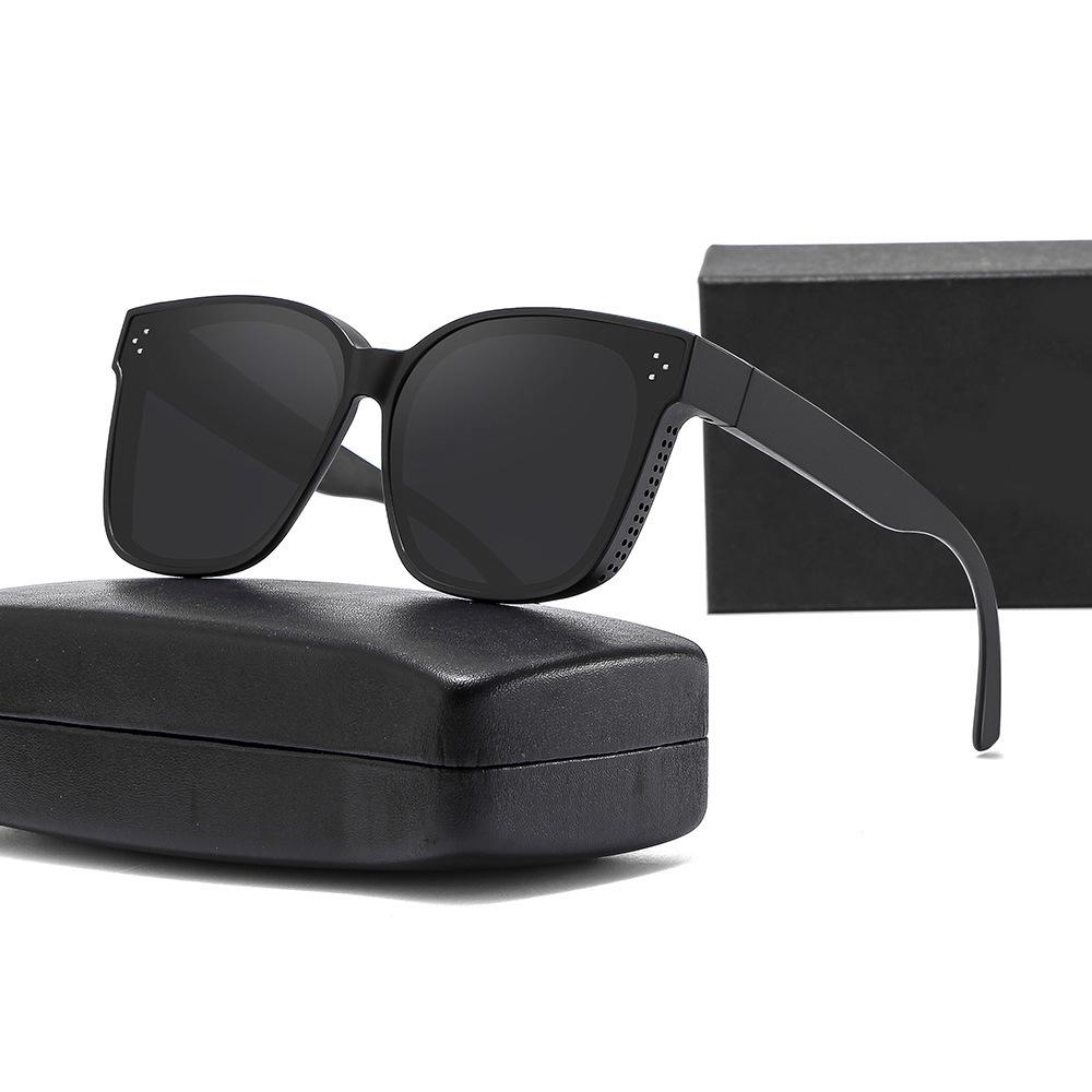 Trendy Polarized Clip-On Myopia Sunglasses for Men and Women, Anti-UV and Perfect for Driving