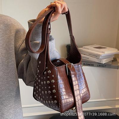 2025 New Retro Rivet Handbag Women's Texture Simple Messenger Bag Large Capacity Shoulder Armpit Bag