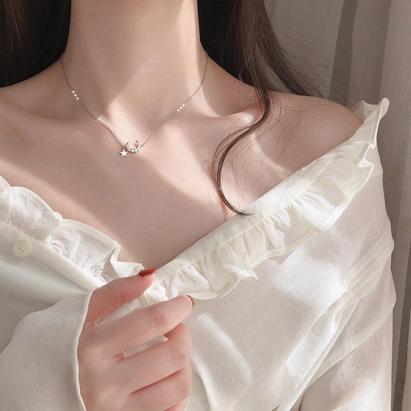 Star Moon Collarbone Chain Women'S Necklace Women'S Lamp Luxury Niche Simple Temperament Design Sense Ins Premium