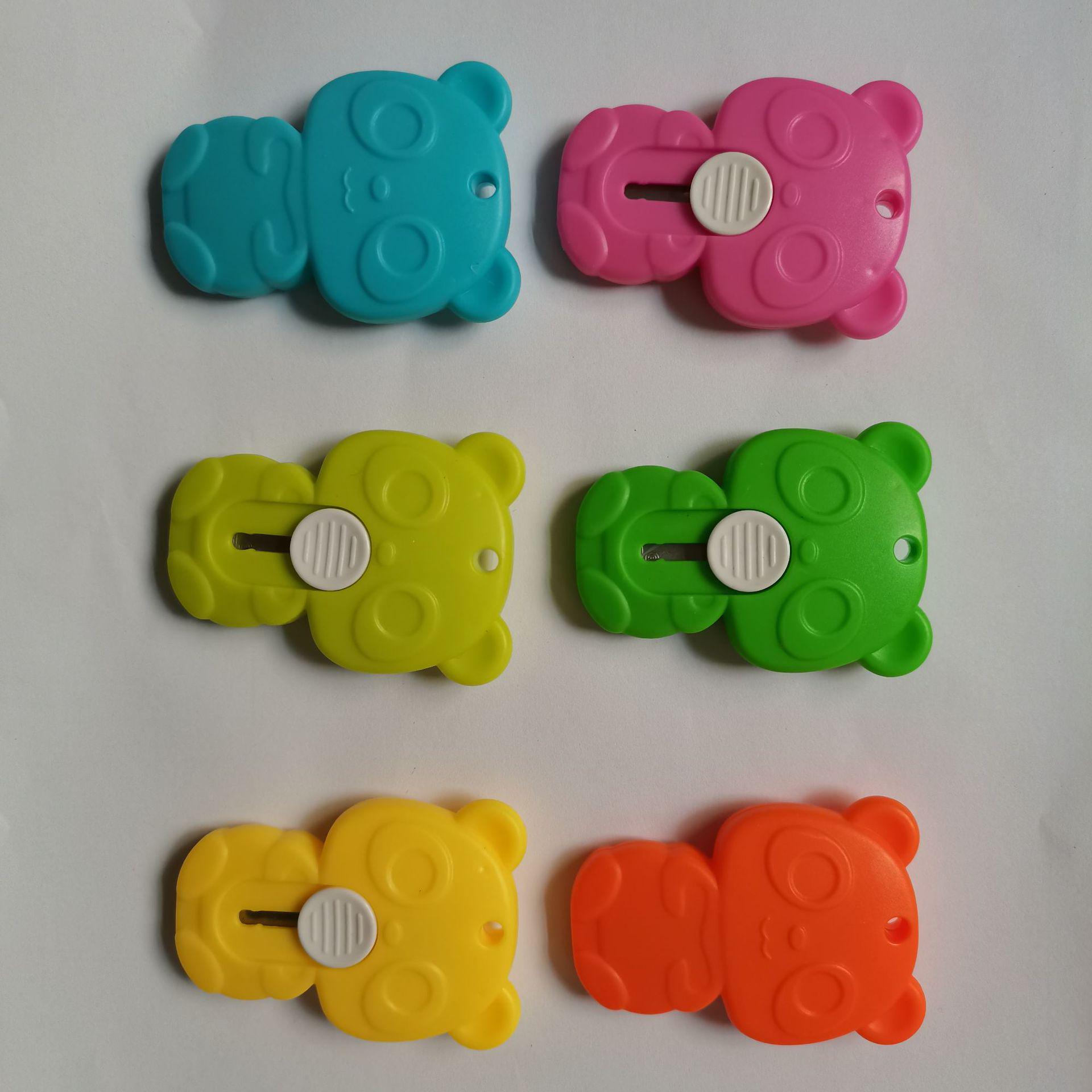 

Миниатюрный нож Morandi Color Bear — инструмент для резки и экспресс-доставки документов студентами. Color Random