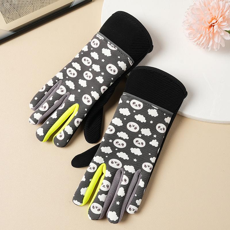 Austrian Velvet Children's Thermal Gloves Winter Panda Boys and Girls Fleece Anti-splashing, Windproof and Thickened Outdoor Play Snow Gloves
