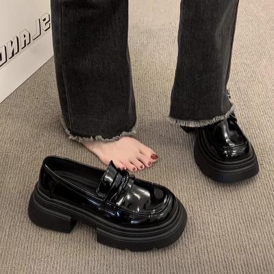 Schwarze Plateau-Lederschuhe Damen 2025 neu Britisch Retro Vielseitig Höhenvergrößernd Einzelne Schuhe Vielseitige College-Stil Slipper