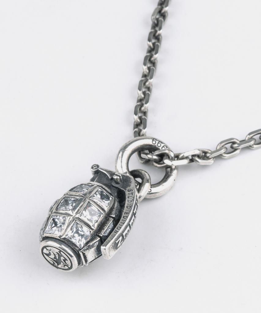 Sheen666 Thumb Series Grenade White Cubic Pendant