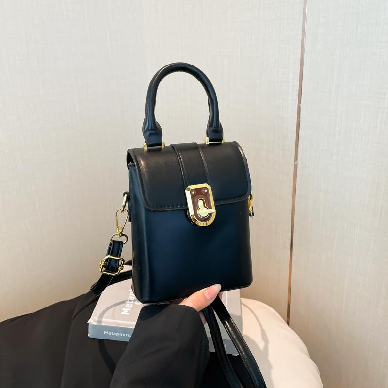 

Винтажная сумка через плечо для женщин, легкая, из искусственной кожи, с регулируемым ремешком, декоративный замок, идеально подходит для повседневного использования, путешествий, покупок, дамская сумка