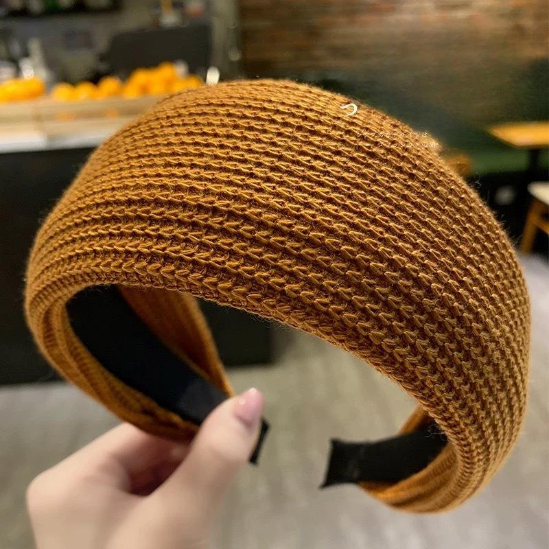 Autumn and Winter Plush Wide-brimmed Hair Band with A High and Elegant Headband On The Top of The Head