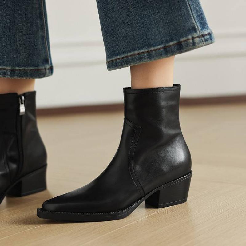 Versatile Pointed Large Size Women's Boots Medium Heel Leather Women's Leather Boots Autumn and Winter Rubber Non-slip Square Heel Medium Tub