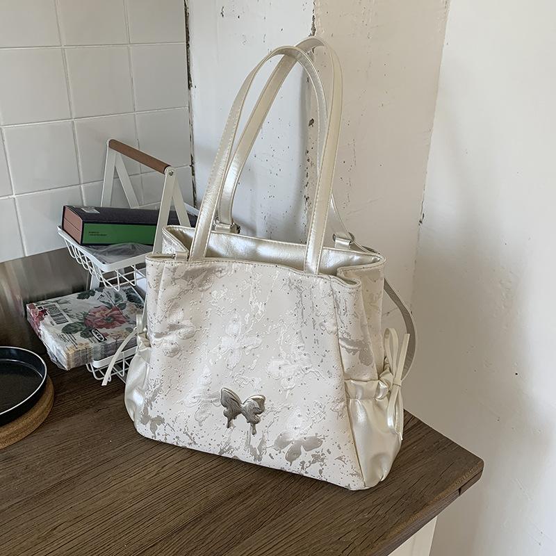 Large Capacity Fashion Korean Version of Gentle Texture Women's Shoulder Bag 2025 Summer Butterfly New Ins Wind Tote Bag
