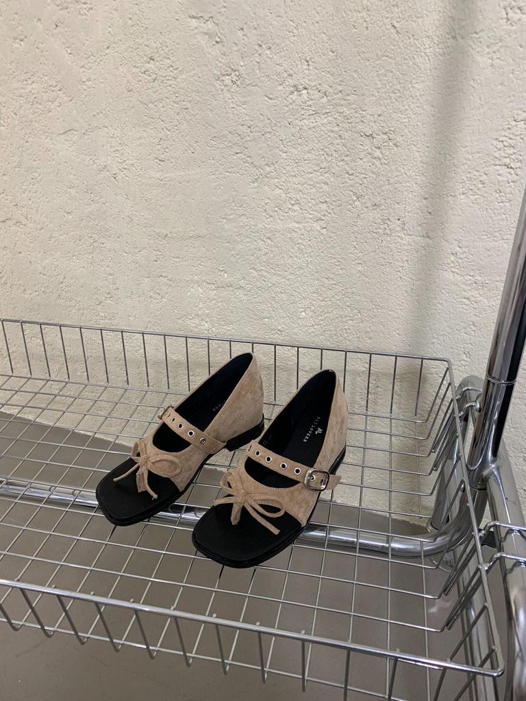 Neue Retro-Sandalen für Damen, Herbst 2025: Gürtelschnalle, 5,5 cm Zehenhöhenverstärkung, römische Sandalen, ideal für Pendler.