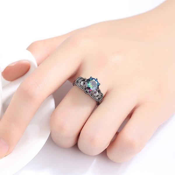 Creative Skull Ring with Diamond-Colored Zircon for Women, European and American Style