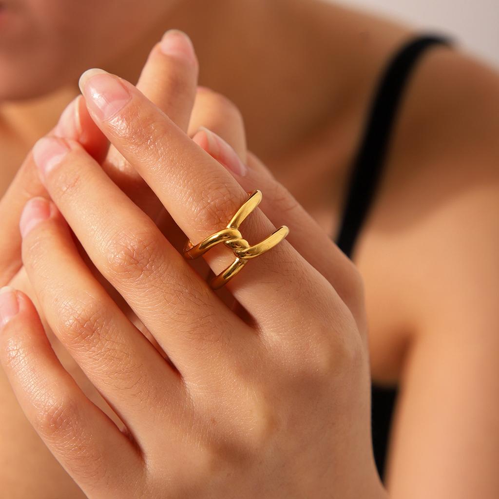 Fashionable Unique Knotted Crossover Stainless Steel Gold-plated Ring, Geometric Hollow Titanium Steel Band