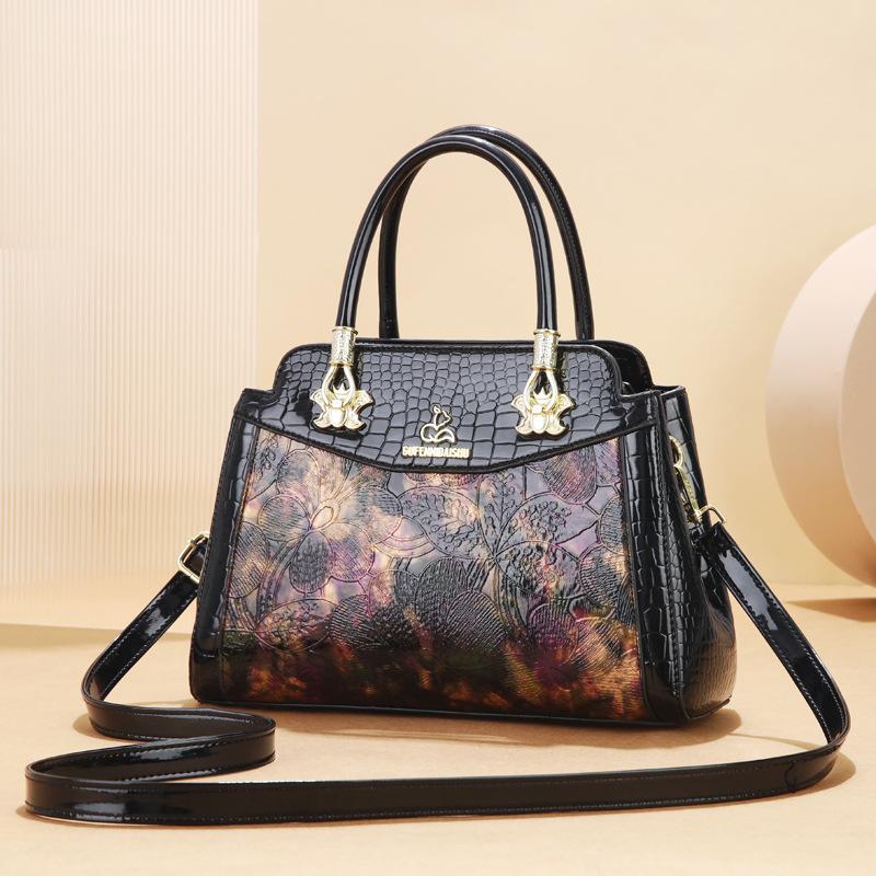 

Сумка 2025 лето новая высококачественная текстура легкая роскошь женская сумка большая вместимость сумка-мессенджер сумка-тоут