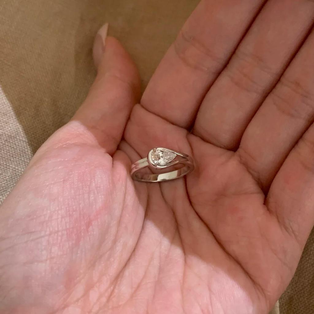 Simple Cold Feeling Water Drop Ring, High Sense Light Luxury Giant Flash Diamond Ring, Jewelry Niche Design Horseshoe Ring Woman