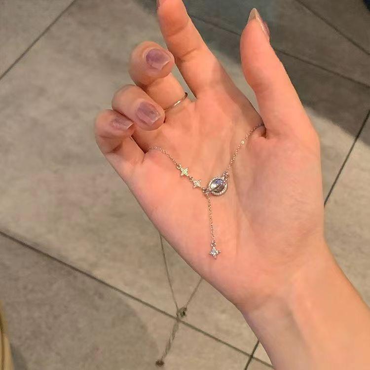Galaxy Universe necklace temperament celebrity light luxury niche design clavicle chain high-end pendant clavicle chain new model