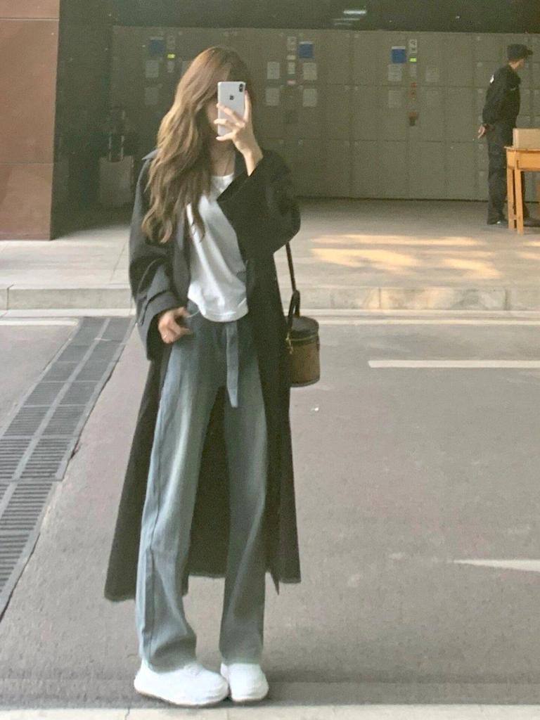 2025 Khaki pařížský trenčkot střední délky: Ležérní elegance inspirovaná Británií