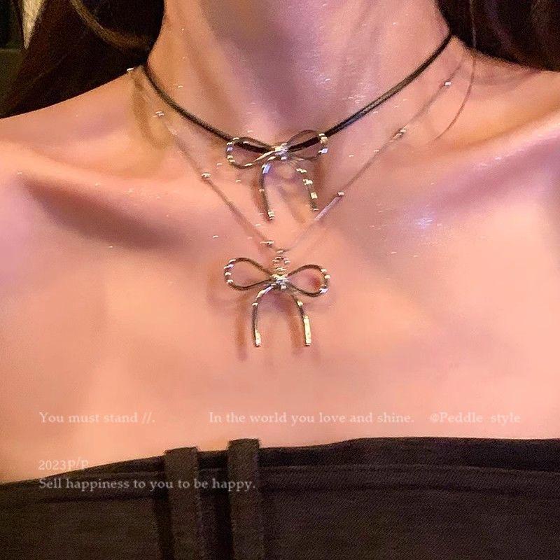 Elegant Bow Necklace: Simple, Versatile Clavicle Chain for Women - 2024 Trendy Sweater Chain