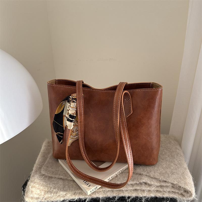 New Large-capacity Tote Bag Women's Niche Design High-end Sense of Work Commuter Women's Bag Shoulder Armpit Bag