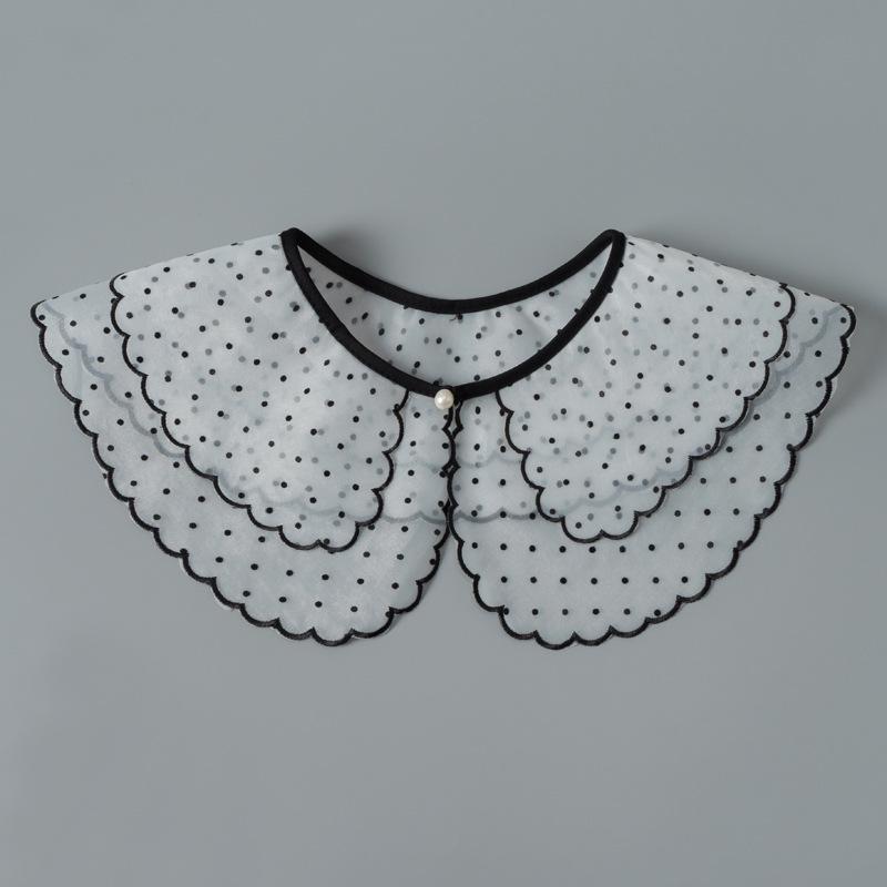 White Retro Hanfu Cloud Shoulder Shawl with Lace Trim & Embroidery for Women