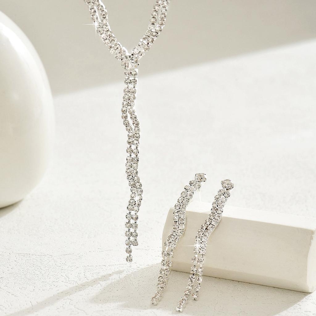 Super Flash Diamond Fringed Stud Earrings Necklace French Temperament Fashion Design Sense Collarbone Chain Light Luxury High Sense Necklace Women