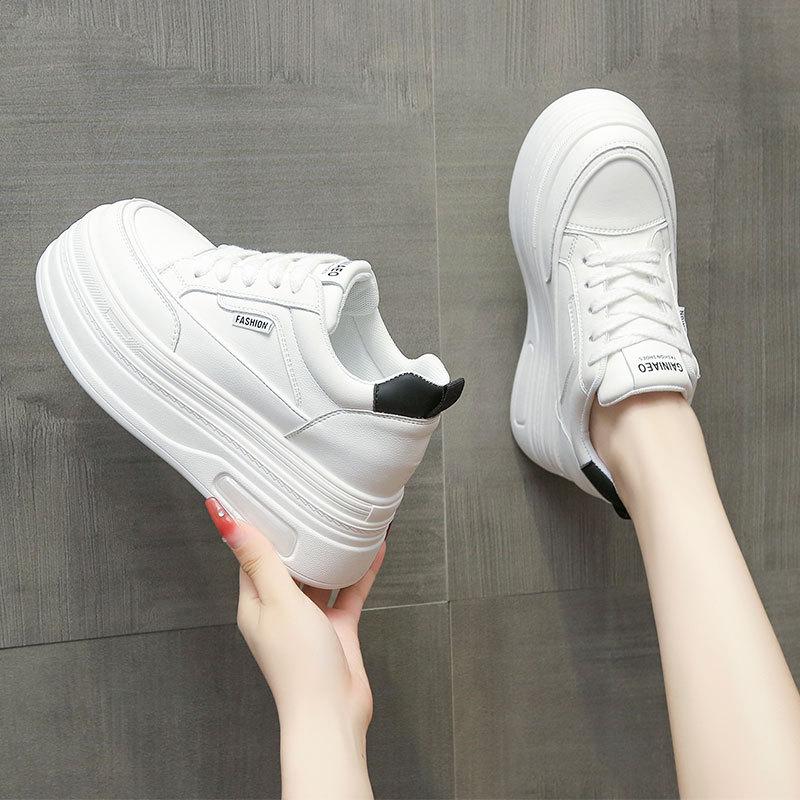 Super thick-soled heightening little white shoes women's 2025 spring and autumn new small and versatile super fire muffin-soled casual board shoes