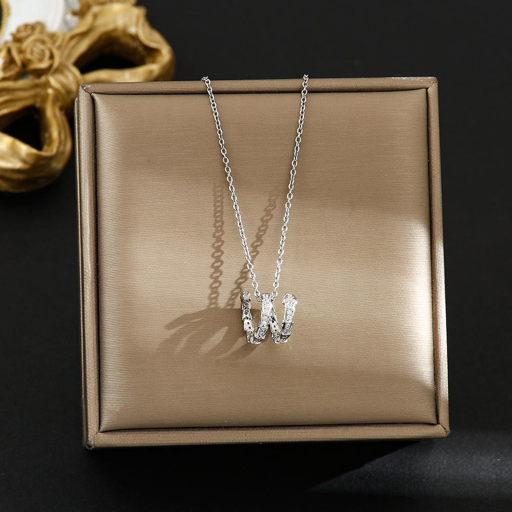 Elegant Korean Micro-Inlaid Titanium Necklace - Luxurious Women's Clavicle Chain, Non-Fading, Unique Minority Design.