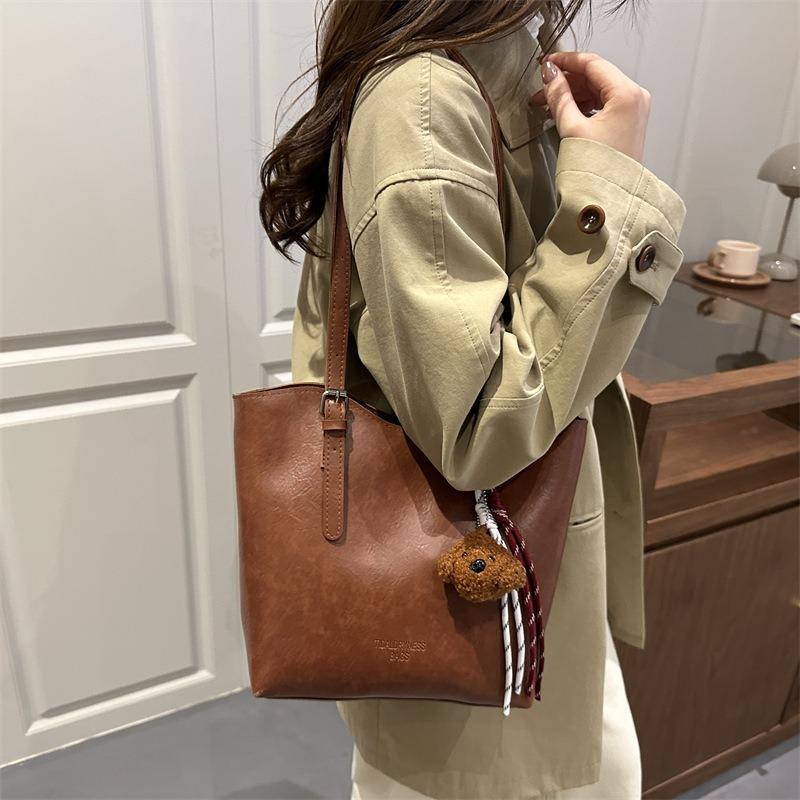 Large capacity commuter bag women's 2 new spring retro tote bag texture versatile women's shoulder bag
