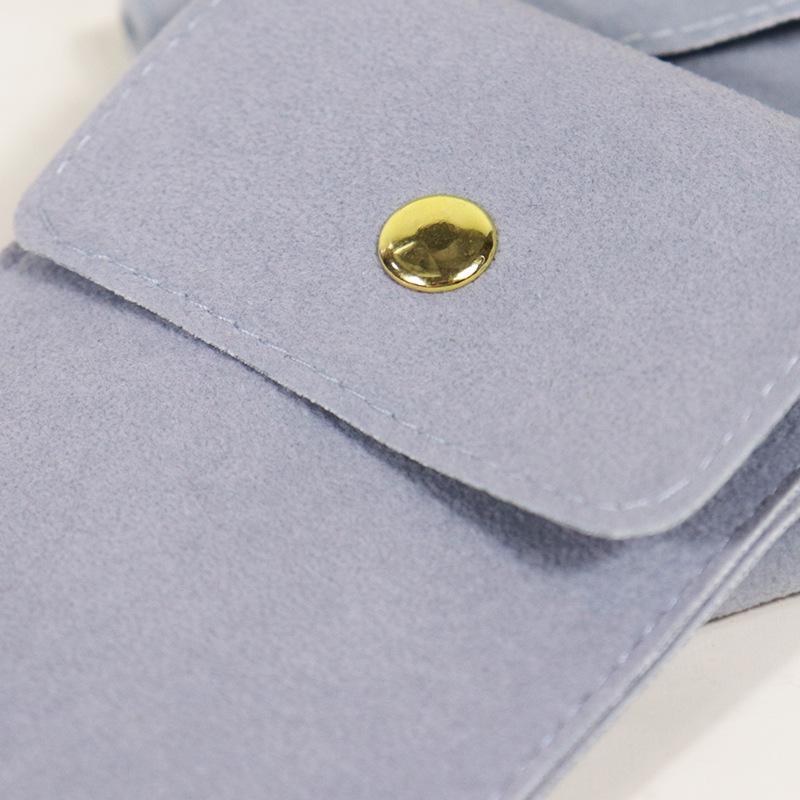 Metal Tokalı Çift Taraflı Boncuklu Kadife Takı Çantası