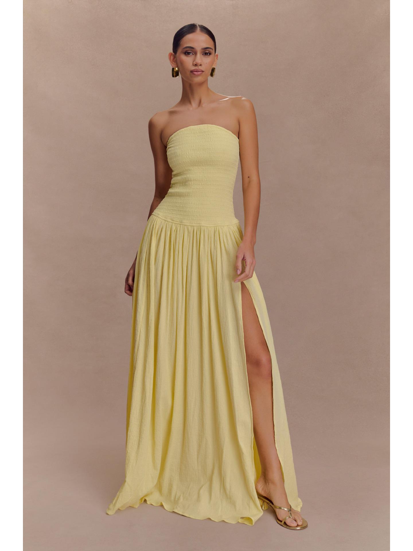 

2025 Summer Women s Solid Sleeveless Backless Maxi Dress - Slimming Shirred Bandeau Style, New European & American Pleated Design. L