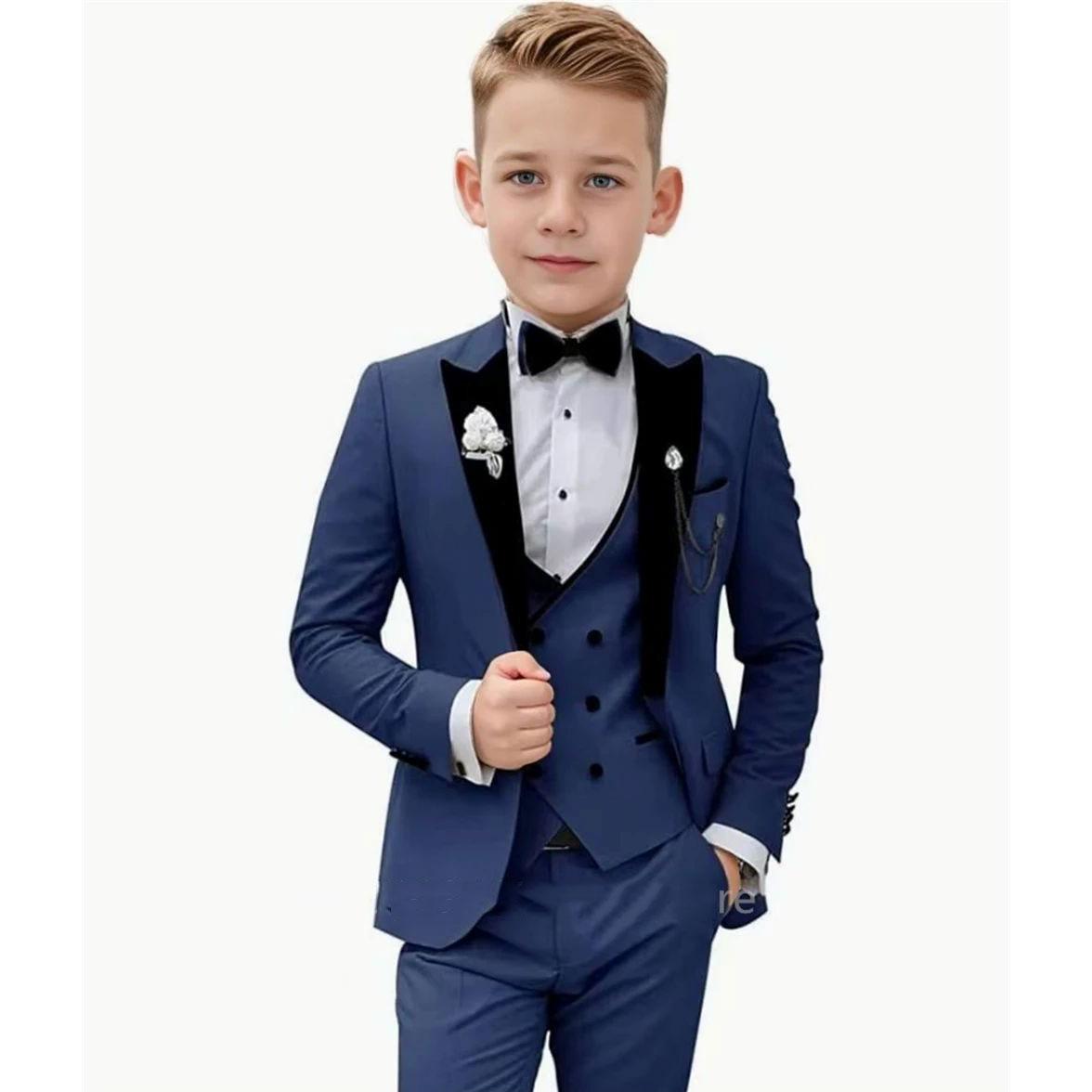 

Однотонний комплект для хлопчиків: піджак, штани, жилет. Піджак із лацканами пік, весільні смокінги для дітей, формальний одяг для вечірки, сценічний костюм, формальний дитячий костюм. 140 імперська синього кольору