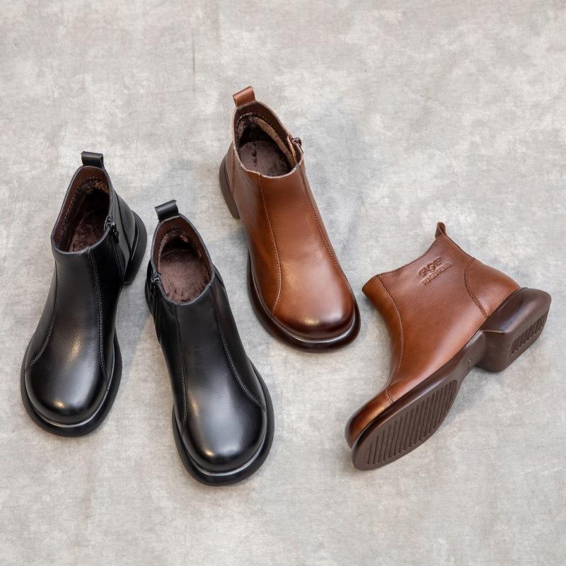 Leather thick heel soft bottom soft surface short boots children's autumn and winter retro round head large size velvet warm women's leather boots