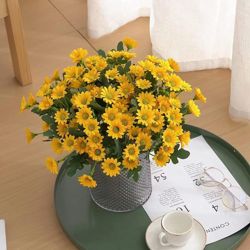 Realistic Appearance Silk Chamomile Daisy Delicate Petals