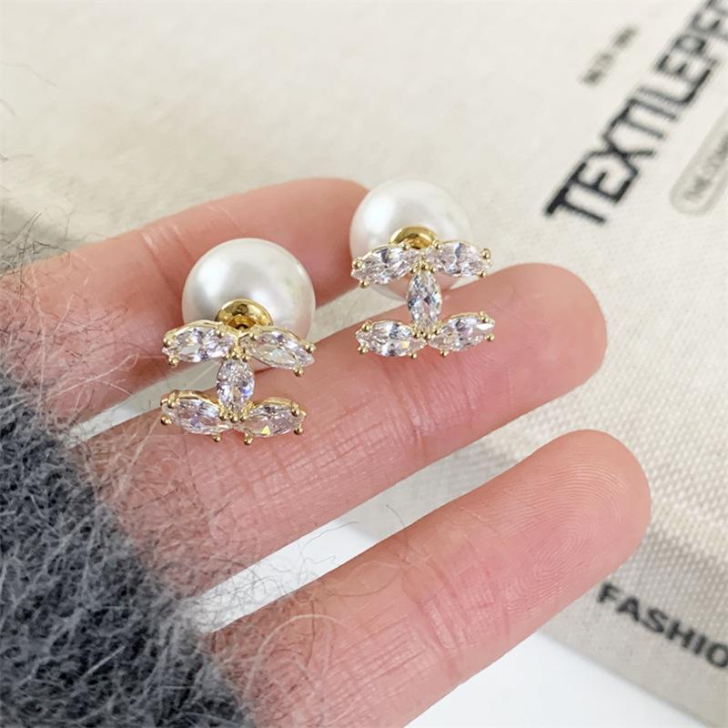 

Double C French Fashion Luxury Earrings for Women - Elegant, Versatile, Trendy Style.