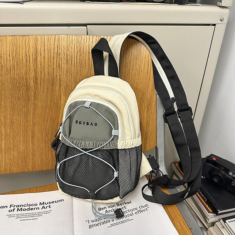 

Нейлоновая тканевая сумка женская большой вместимости новая осенне-зимняя повседневная нишевая сумка-мессенджер спортивного стиля рюкзак белый