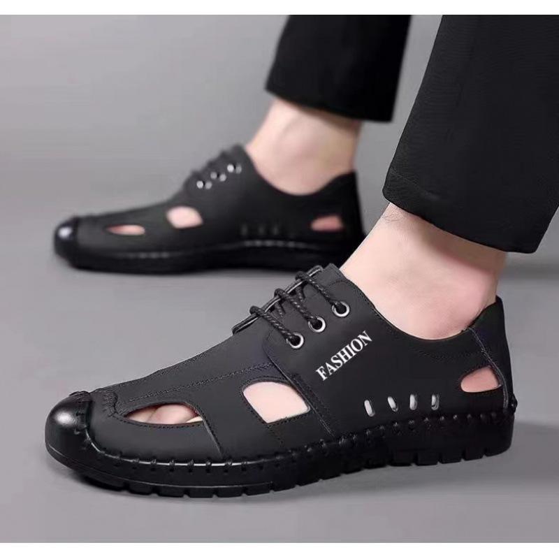 

New men s sandals summer breathable casual shoes hollow hole leather shoes men 38 чорний