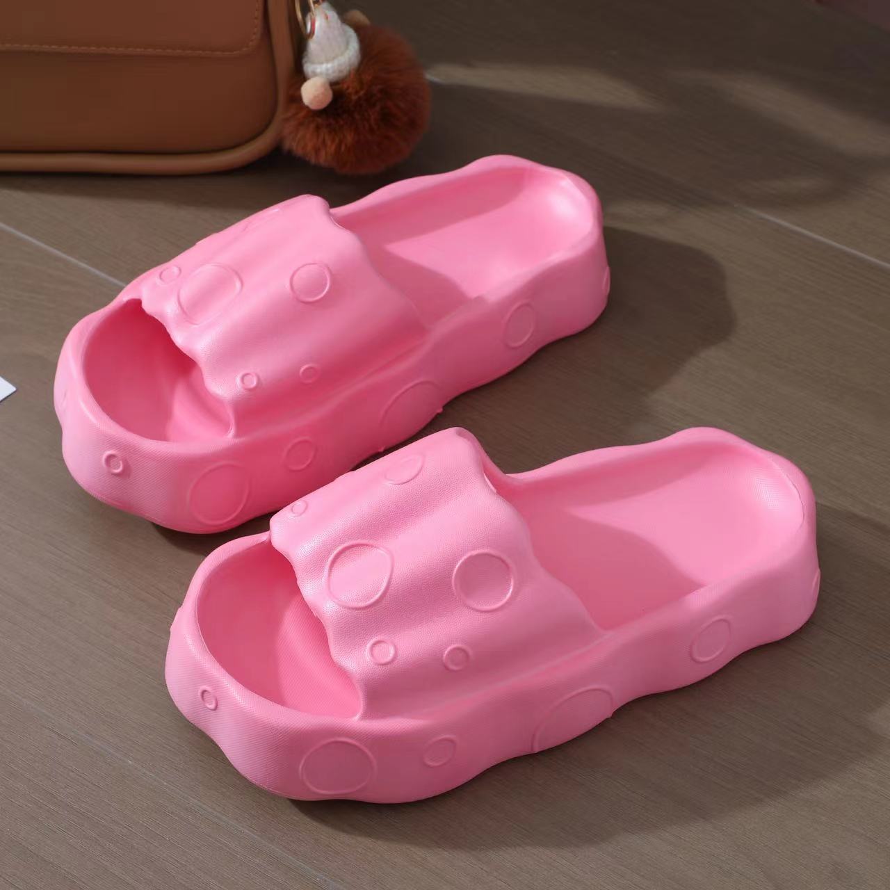 

Slippers Women Wear Super Thick Soft Soles Step on Shit Feeling Summer Home Indoor Red Slippers Trend High-end Women s Shoes 40-41