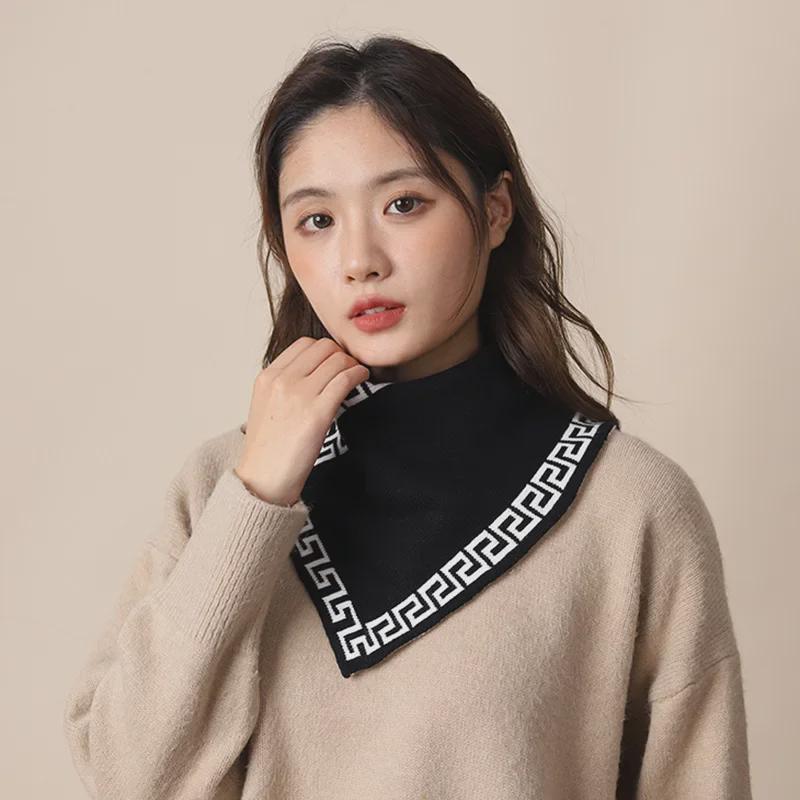 Cozy Unisex Knitted Pullover Triangle Scarf for Autumn/Winter Neck Protection