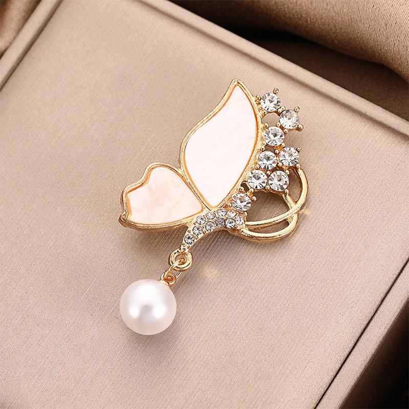 High-End Elegant Butterfly Brooch Fashionable Coat Clothing Accessory