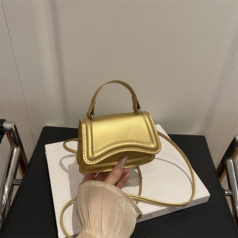 Indentation Autumn and Winter New Fashion Texture Solid Color Shoulder Crossbody Handheld Women's Small Square Bag Tide