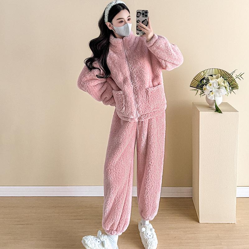 

Maternity Two-Piece Set: Cozy Velvet Autumn/Winter 2025 - Pregnancy & Postpartum Loungewear M