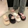 Süße Cartoon-Flip-Flops für Damen, Frühling und Sommer, Internet-Berühmtheiten-Hit, dicke Sohle, rutschfeste Damen-Flip-Flops