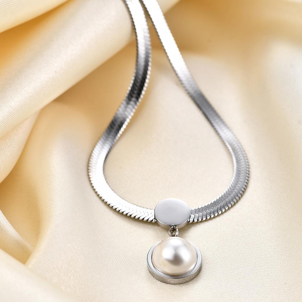 European Fashion Snake Chain Blade Necklace with Imitation Pearl - Valentine's Day Gift.