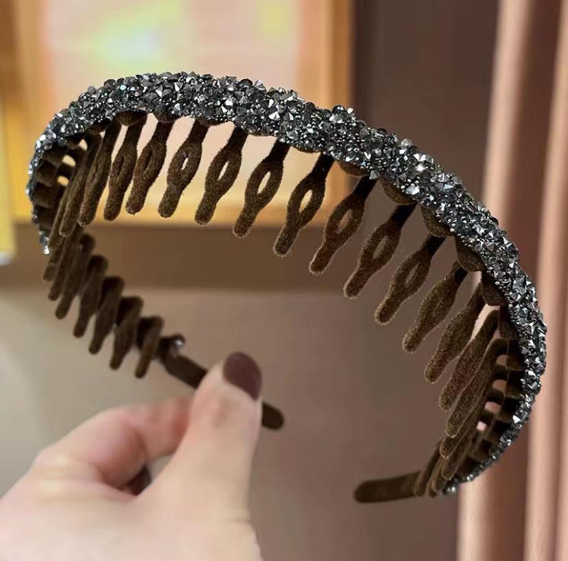 

Стильная волнистая повязка на голову с зубцами для влагостойкого умывания лица и аксессуаров для волос кофейный