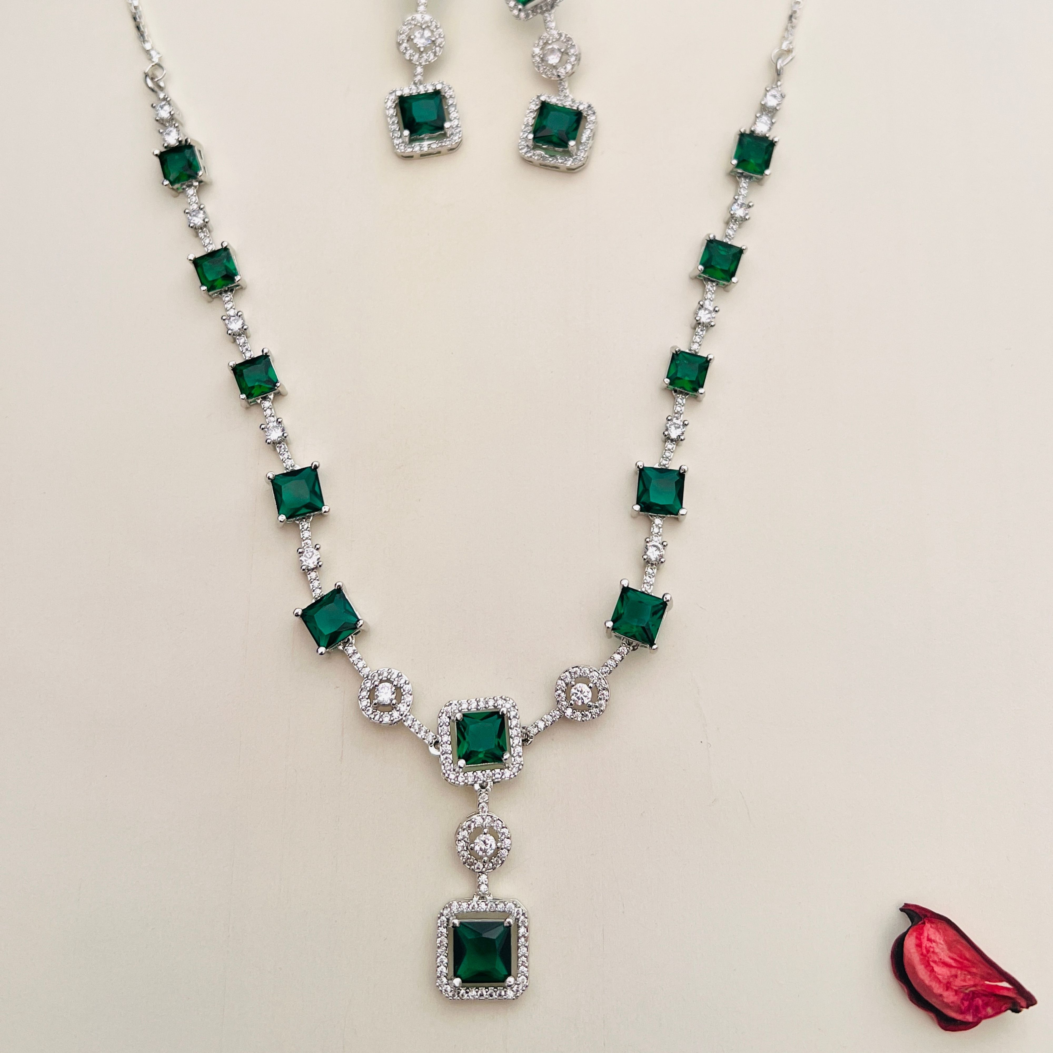 

Посеребренные бриллиантовые круглые колье комплект бриллиантовых колье комплект для женщин белый