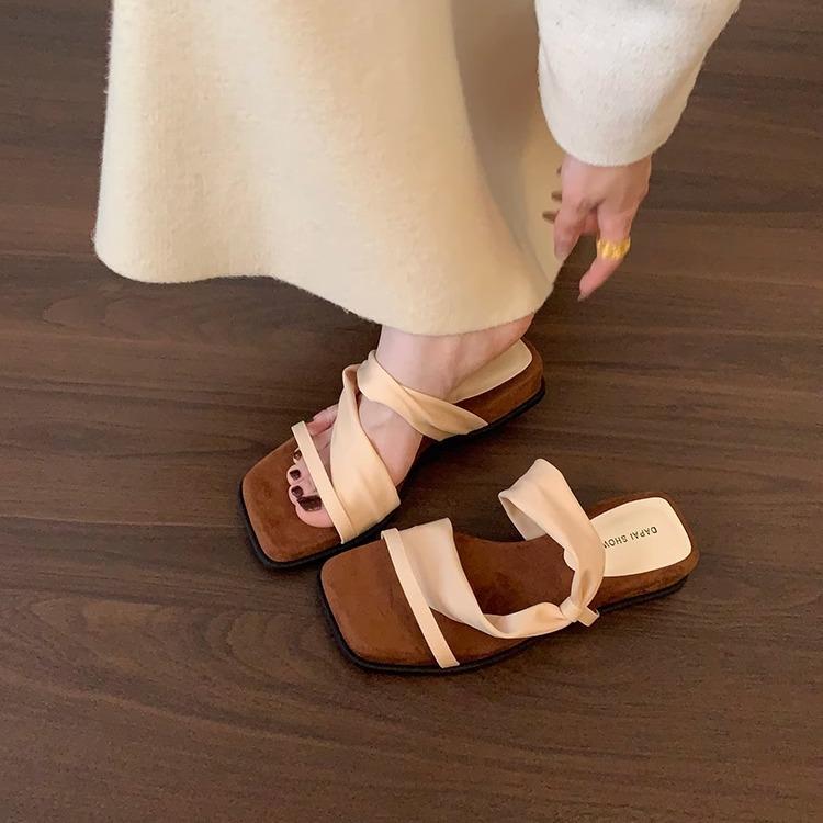 Niche slope heel sandals open-toed sandals women's shoes summer wear square head high-heeled slippers design sense beach Roman shoes