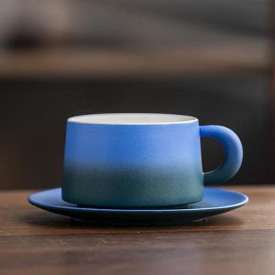 Hochwertiges handgefertigtes blau-gelbes Keramik-Kaffee-Tassen- und Untertassen-Set: Perfekt für Einweihungspartys, Hochzeiten oder Geschenke für ein neues Zuhause