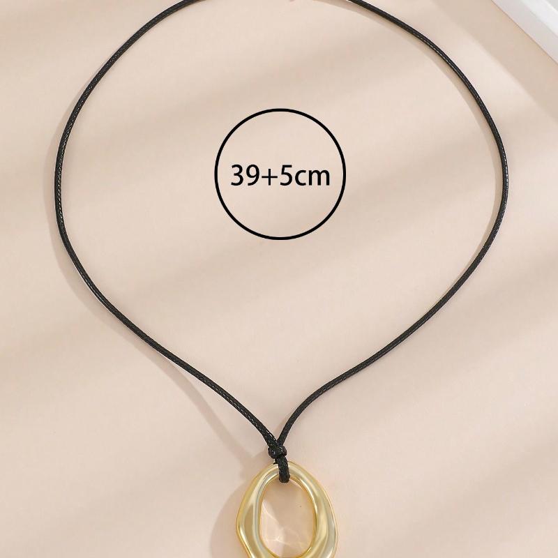 1 Stück Metallisch Ausgehöhlt Asymmetrisch Geometrisch Mehrere Elemente Herzförmiger Anhänger Kragen Halskette für Frauen Mode Lässig Straße Party Schmuck