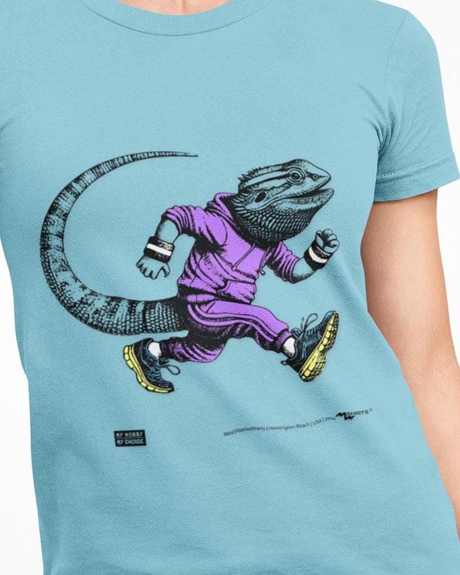 Playful Jogging Bearded Dragon Tee – Whimsical Running Outfit S