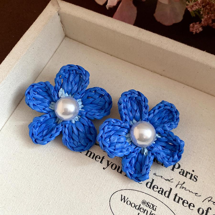 

Seaside vacation wind silver needle pearl raffia flower stud earrings sweet small fresh earrings niche high-end earrings