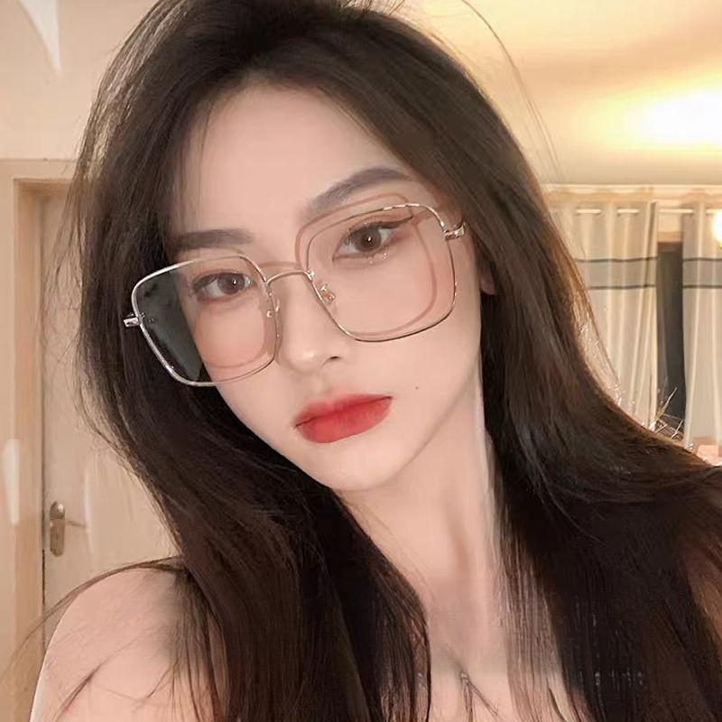 New Anti Blue Light Gold Large Frame Myopia Glasses Bare Skin Thin Net Red Eye Frame Metal Flat Mirror