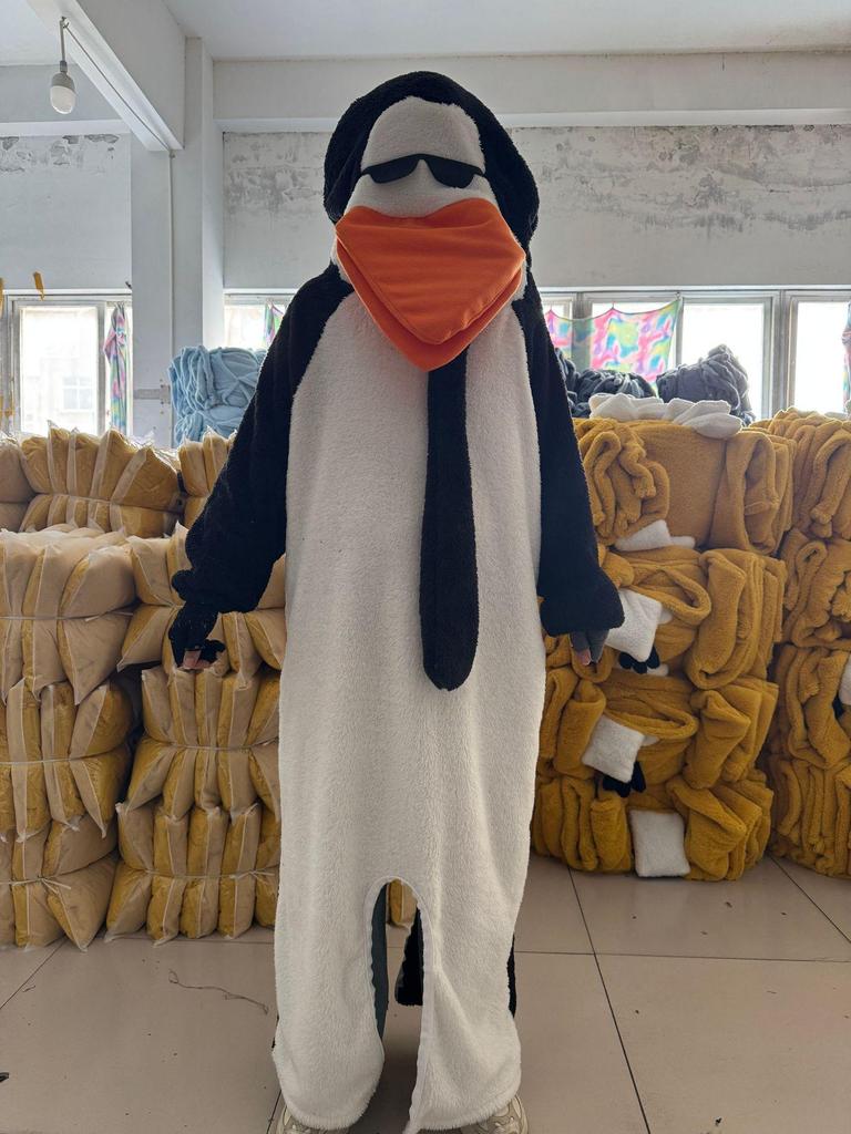 Elegante Pinguin-Pyjamas aus Korallenfleece - Warm, Dick, Einteiler für Studenten mit großem Fischkopf-Design, für drinnen oder draußen.