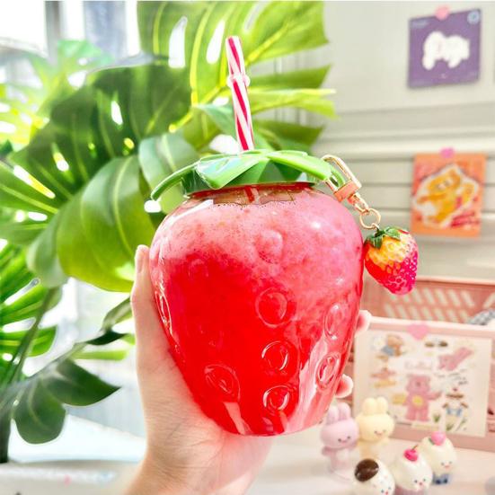 Tazza di paglia di fragola Tazza di plastica Bottiglia d'acqua portatile per tazza d'acqua portatile per studentessa carina